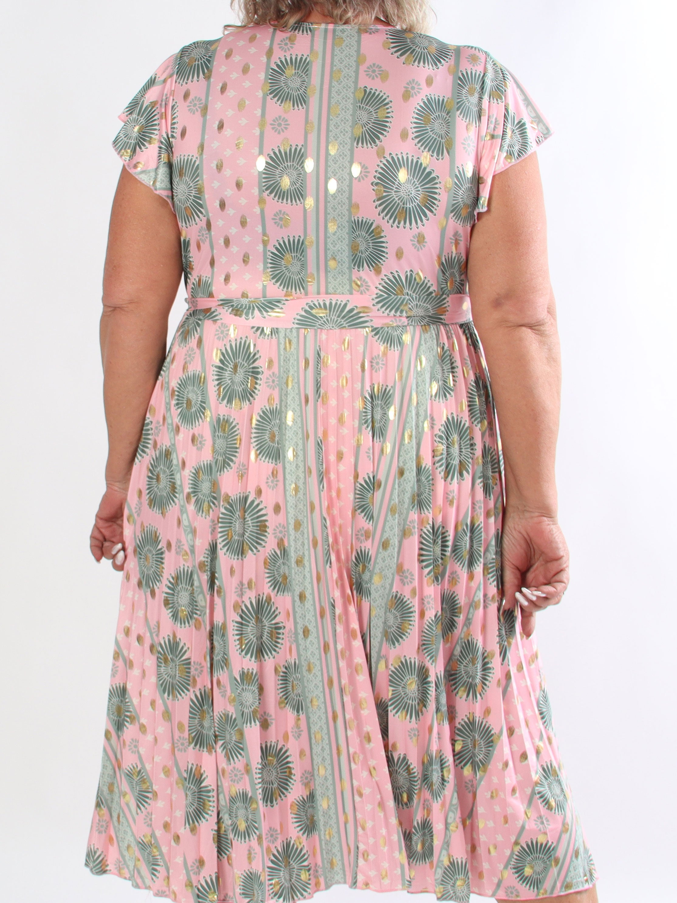 Toledo Sunburst - Plus size mønstret kjole i elastisk stof med plisseringer